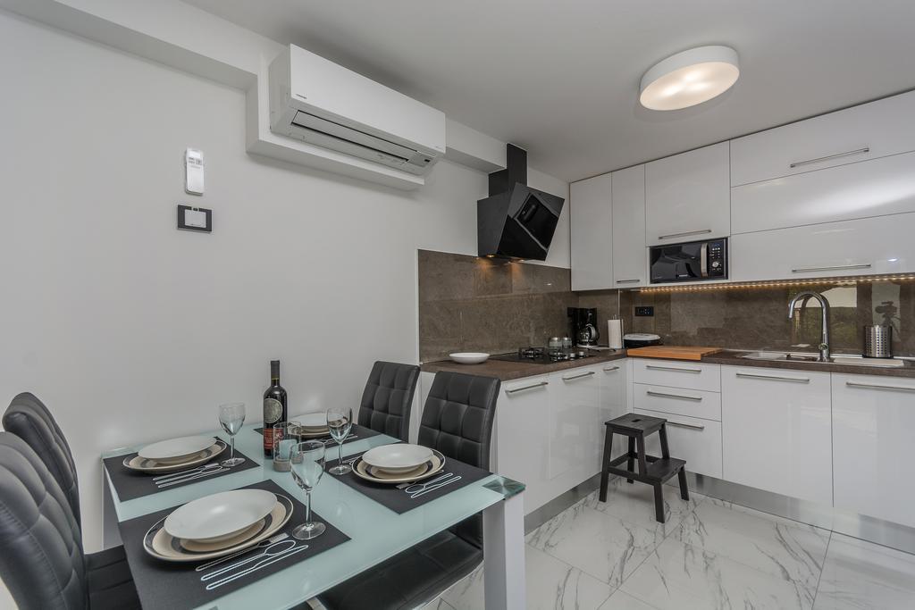 Luxury Apartments Sonja Porec Exterior photo