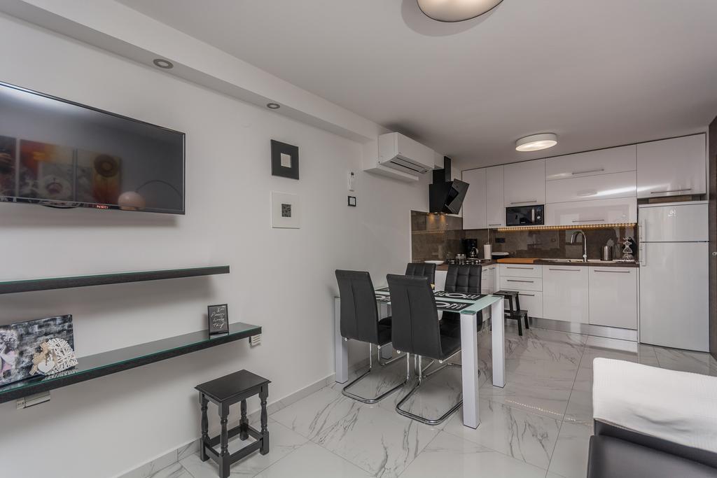 Luxury Apartments Sonja Porec Exterior photo